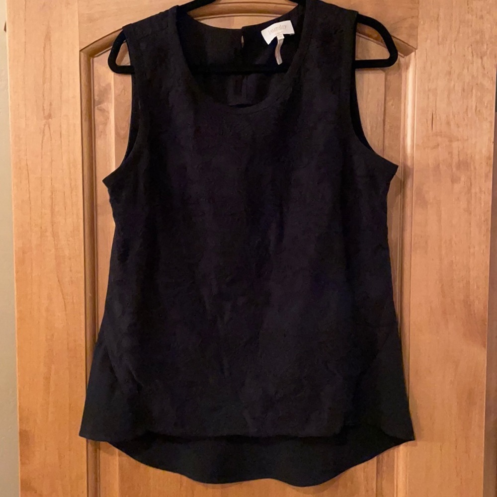 Fully lined lace shell
